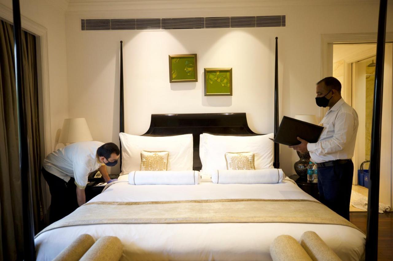 Hotel The Claridges Nueva Delhi Exterior foto A room at the Taj Mahal Palace