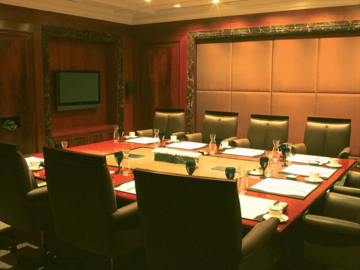 Hotel The Claridges Nueva Delhi Facilidades foto The boardroom of the club