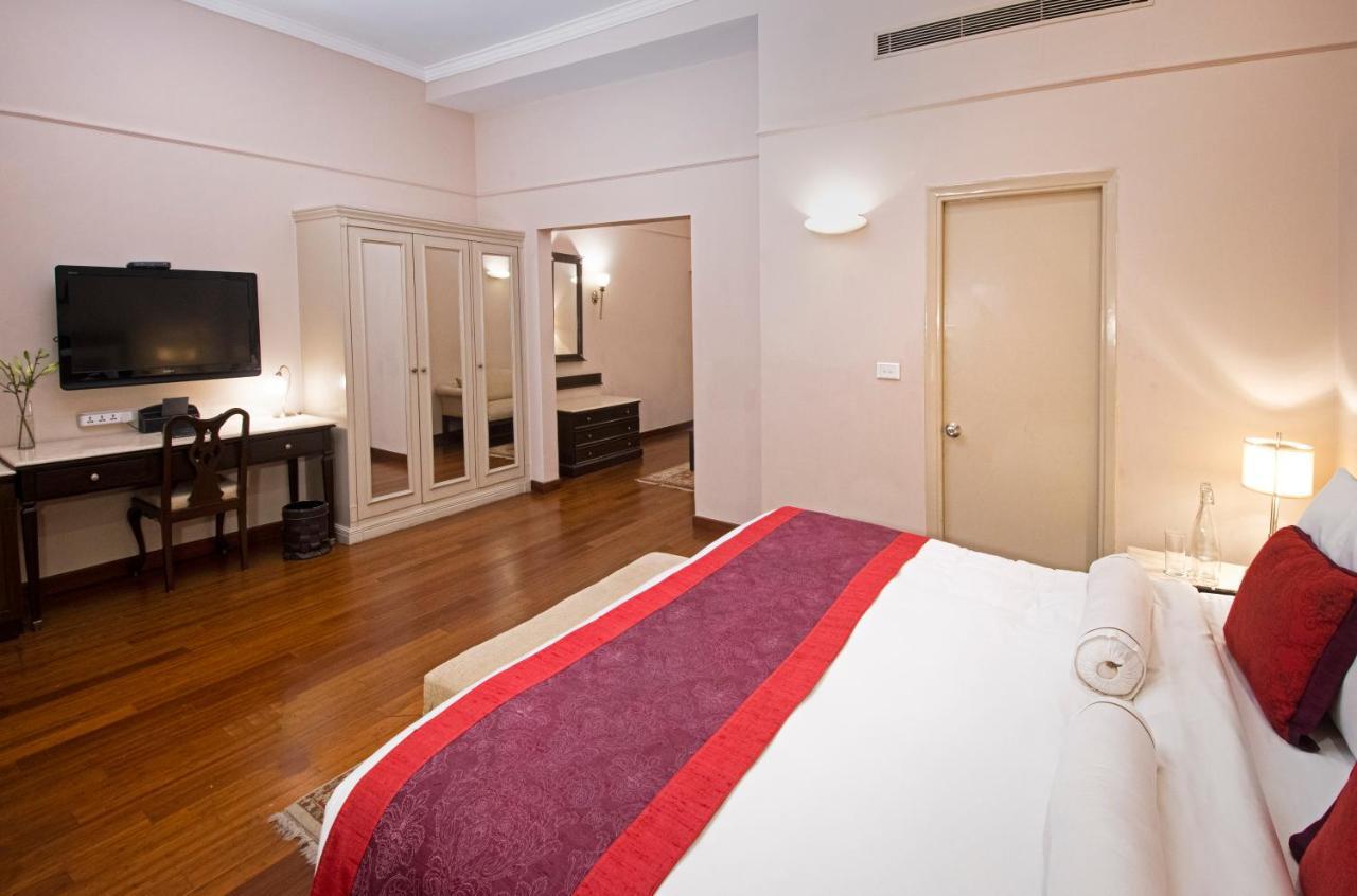 Hotel The Claridges Nueva Delhi Exterior foto A room at the hotel