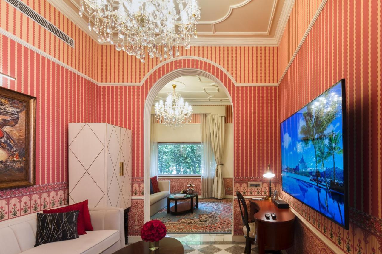 Hotel The Claridges Nueva Delhi Exterior foto A suite at the Taj Mahal Palace