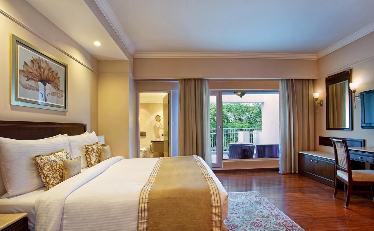 Hotel The Claridges Nueva Delhi Exterior foto A room at the Taj Bengal